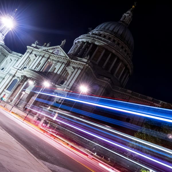 LONDON_tudor-panait-ZHEcsG61bVQ-unsplash.jpg