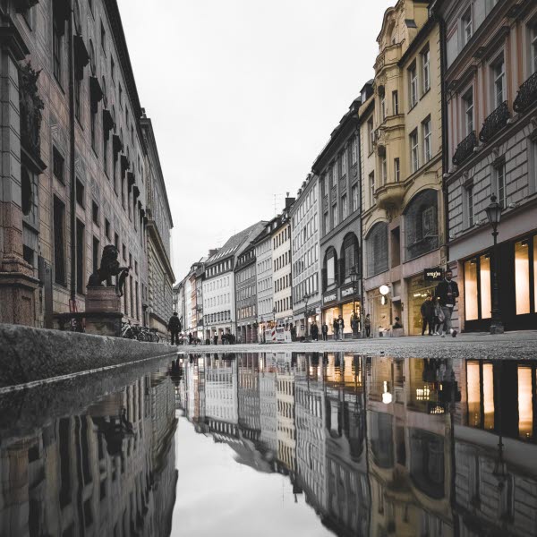 MUNICH_marvin-van-beek-sNredzVRbCA-unsplash.jpg