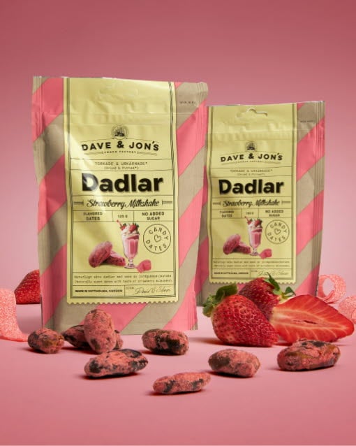 famora-dates-strawberry-milkshake