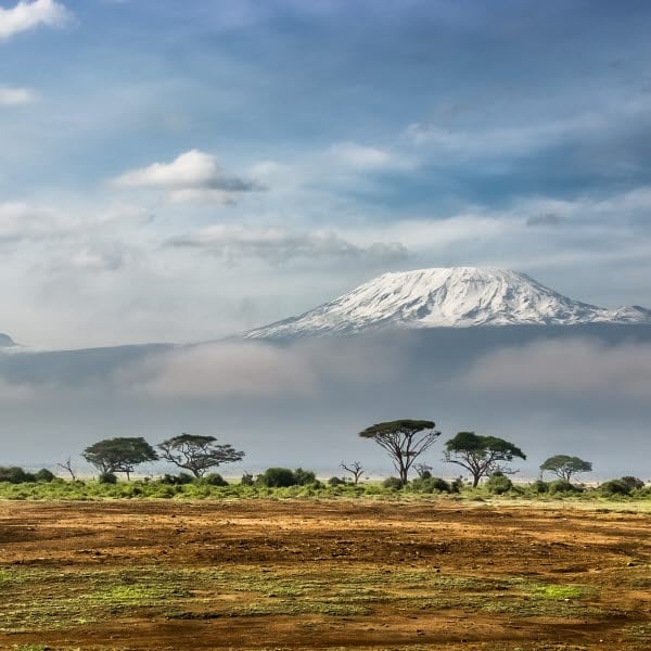 KENYA_sergey-pesterev-DWXR-nAbxCk-unsplash.jpg