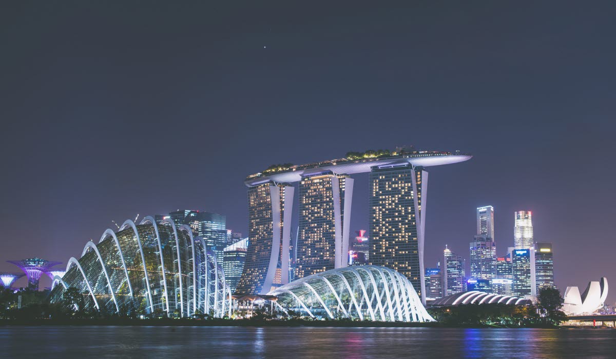 SINGAPORE_sven-scheuermeier-AXsJBByg4Ic-unsplash.jpg