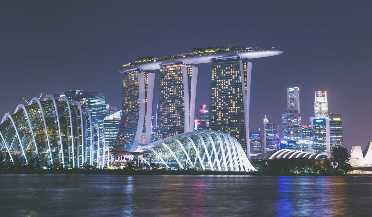 SINGAPORE_sven-scheuermeier-AXsJBByg4Ic-unsplash.jpg