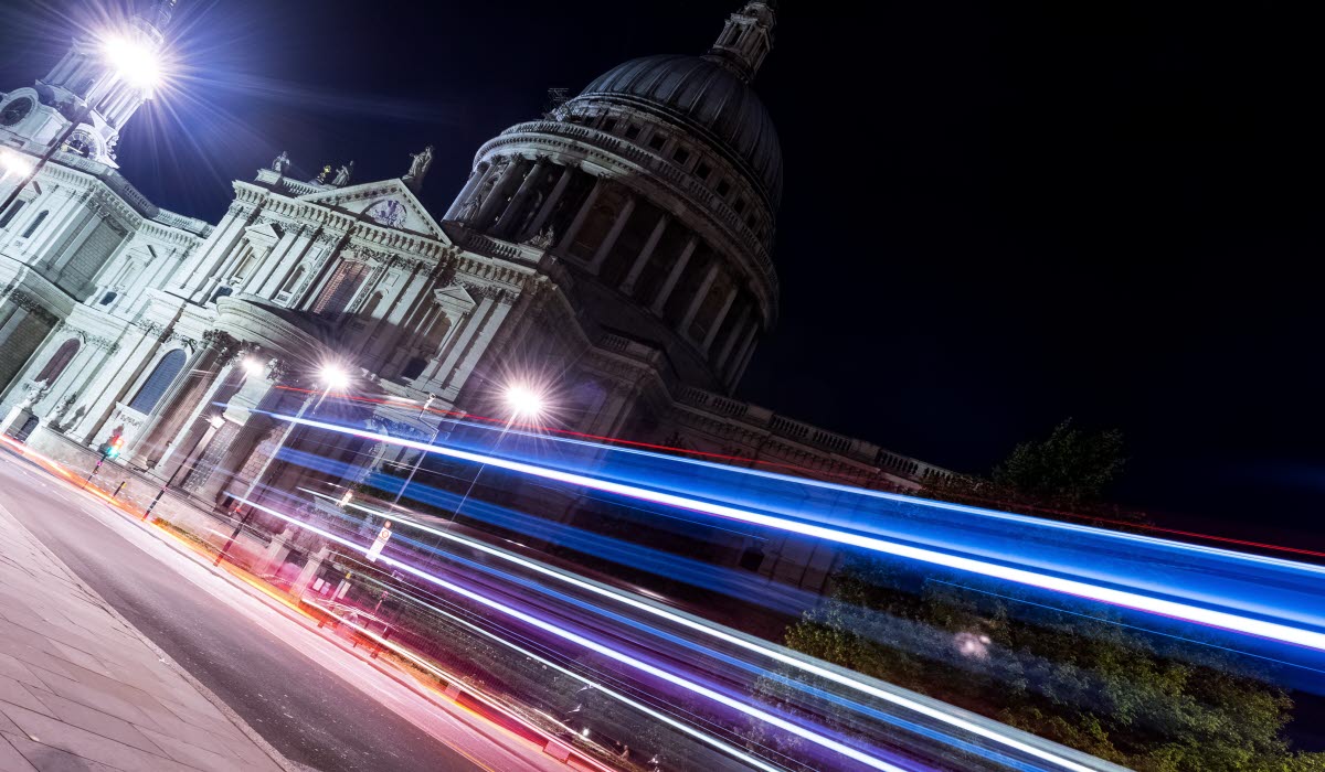 LONDON_tudor-panait-ZHEcsG61bVQ-unsplash.jpg
