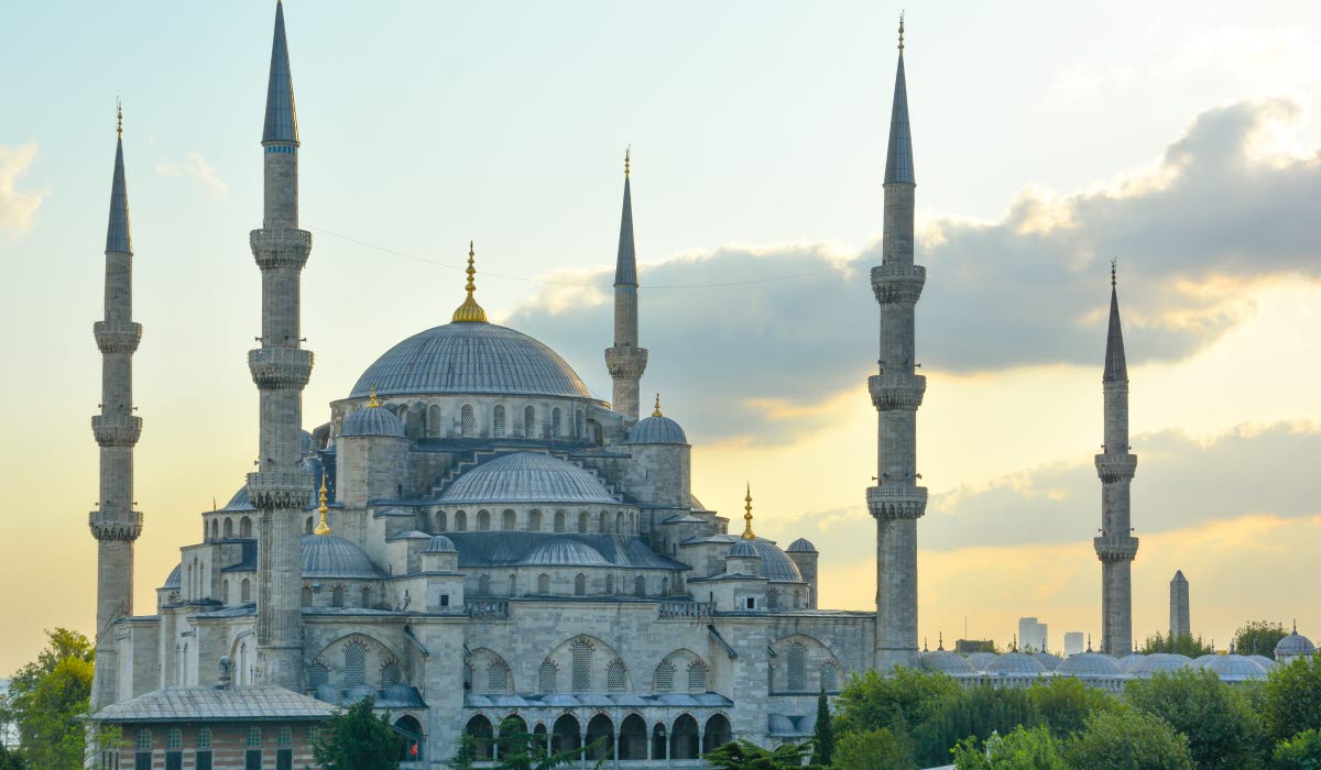 ISTANBUL_adli-wahid-3-QB-YKxTKY-unsplash.jpg