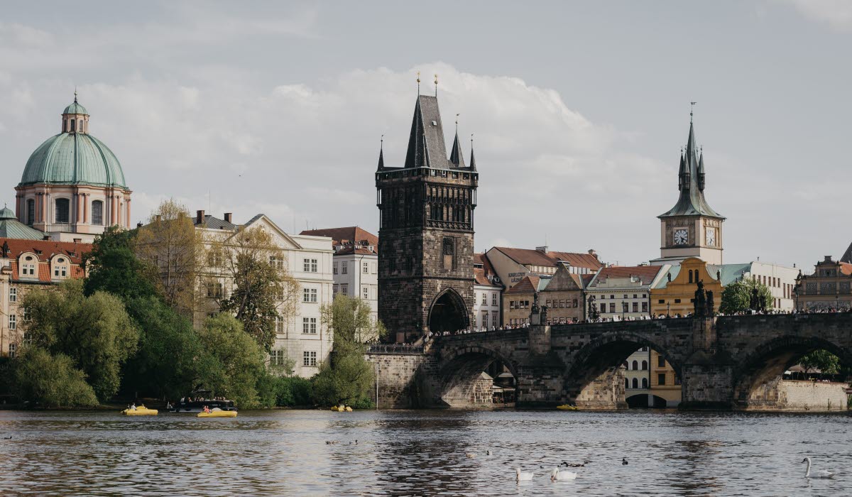 PRAGUE_marius-serban-g8NY1sQTdEA-unsplash.jpg