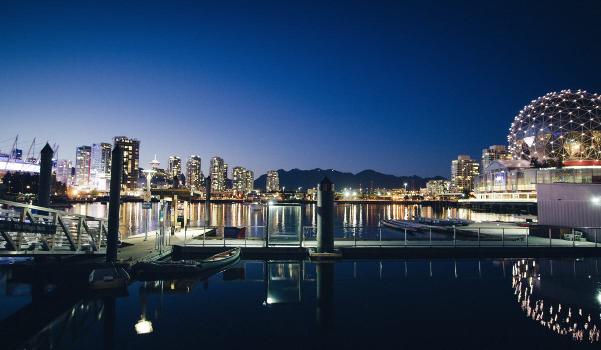 VANCOUVER_stuart-weir-QmixOhXi0d8-unsplash.jpg