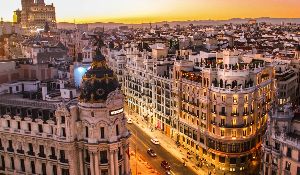 MADRID_florian-wehde-WBGjg0DsO_g-unsplash.jpg
