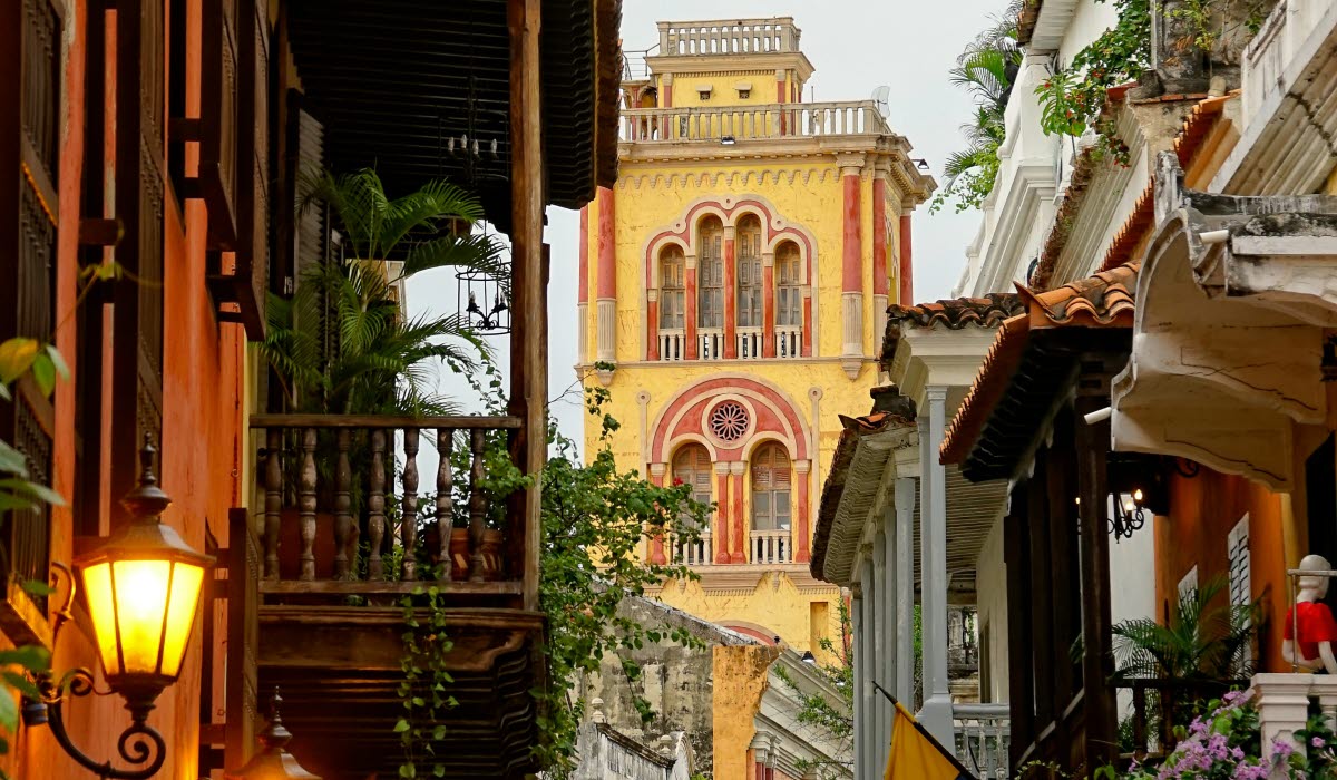 COLOMBIA_ricardo-gomez-angel-GcHar4P8V_Q-unsplash.jpg
