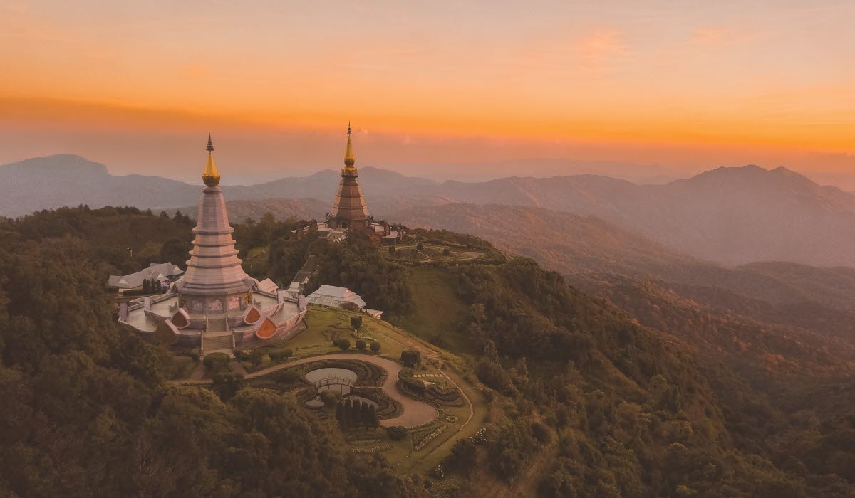 THAILAND_bharath-mohan-2CjOnwJCMJM-unsplash.jpg